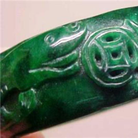 Beautiful Vintage Chinese Emerald Jade Jadeite Carved Bangle Bracelet - Picture 5 of 6